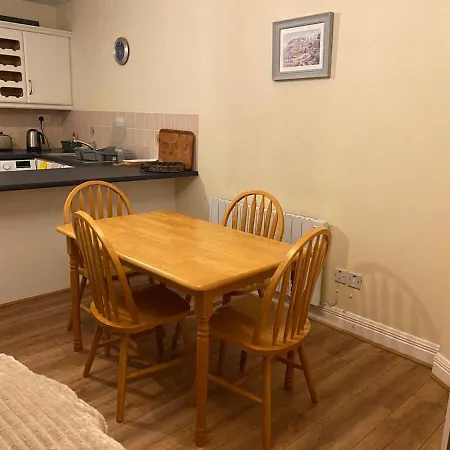 Spacious Apartment, 公寓 *